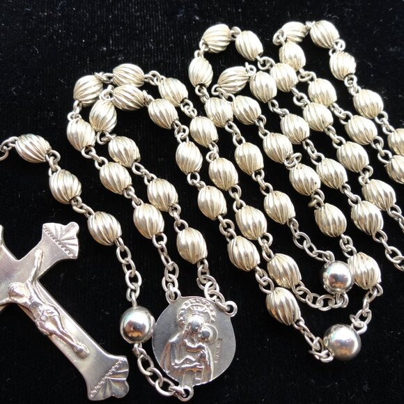 Sterling Silver Ridged Oval Beads 20.1 Grams 18 1/2" Rosary - Picture 7 of 7